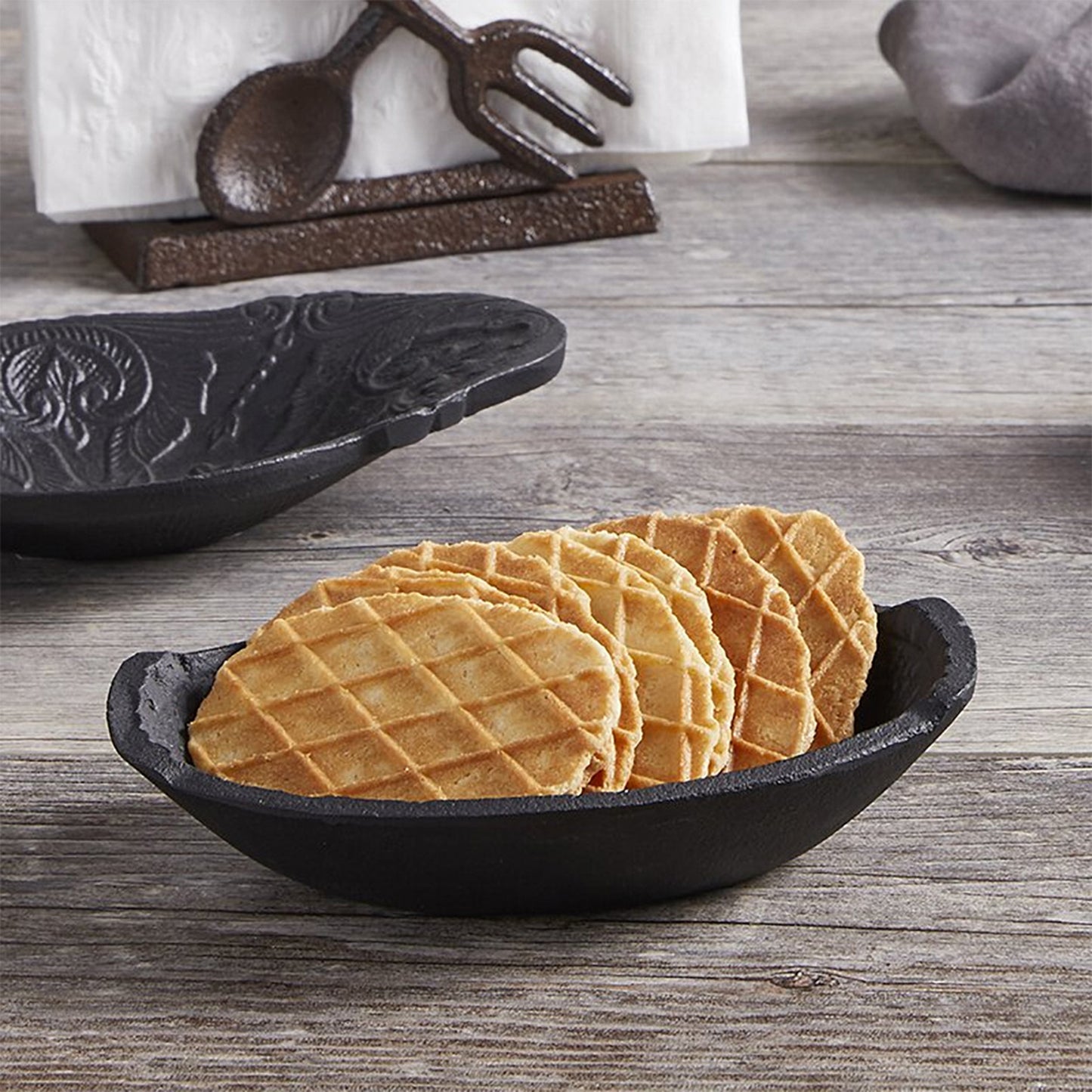 Cast Iron Oval Embossed Bowl