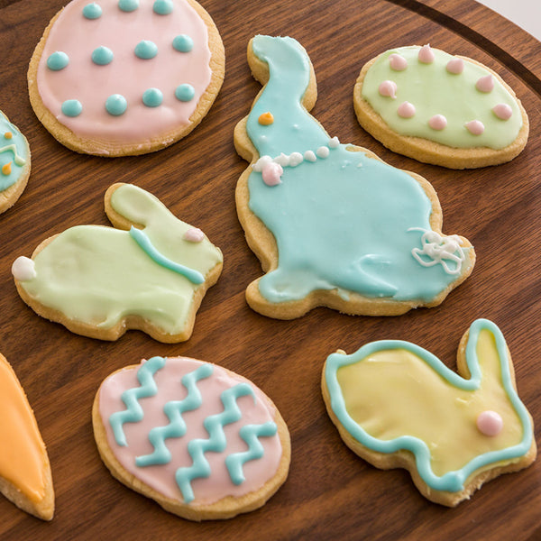 Decorated Easter shortbread cookies
