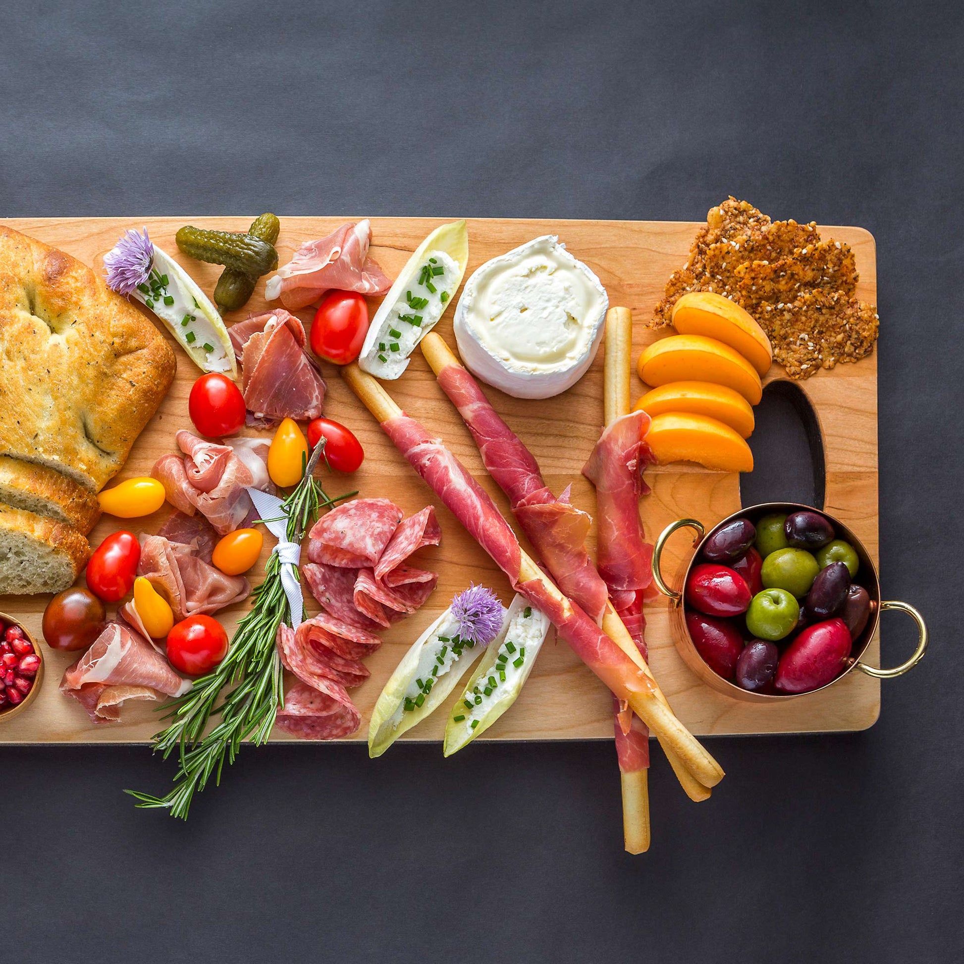 https://www.jkadams.com/cdn/shop/files/JK-ADAMS-GRFT-2710-2-LIFESTYLE-CHEESE-BOARD.jpg?v=1683585644&width=1946